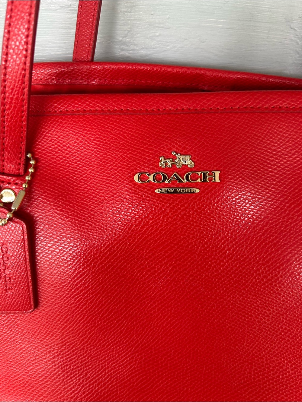 Coach Vibrant Red Pebbled Leather Tote Bag Gold Hardware Women’s Doble Handles - Picture 7 of 9